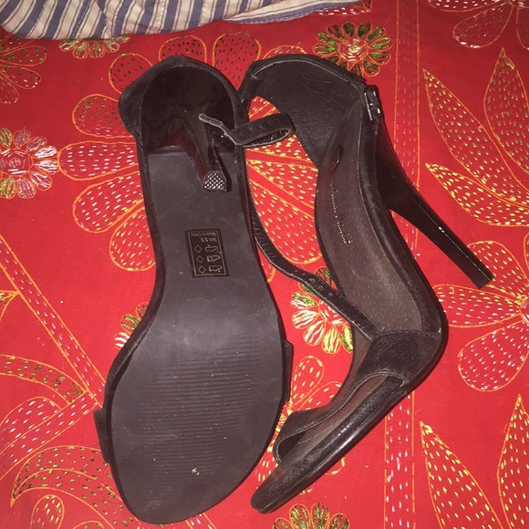 One Strap Black Heels - Picture 4 of 4